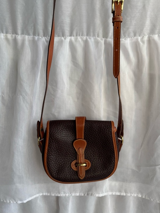 Dooney & Bourke Handbags - Dooney & Bourke Vintage Crossbody Bag
